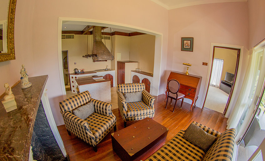 Hunnas Falls Hotel Kandy Highlander Suite